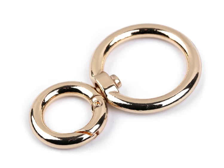 karabińczyk metalowy z kółeczkiem obrotowy złoty.jpg