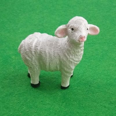 owca owieczka baranek wielkanocny do koszyczka figurka święta.jpg
