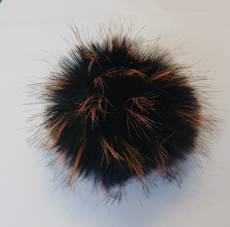 pompon czarno rudy do czapki duże pompony do czapek