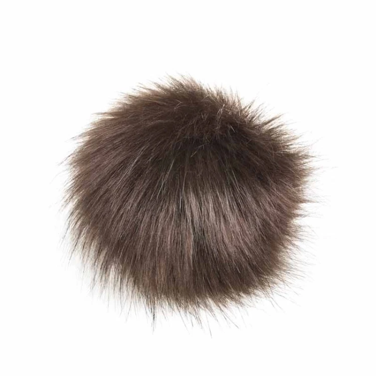 pompon do czapki brązowy